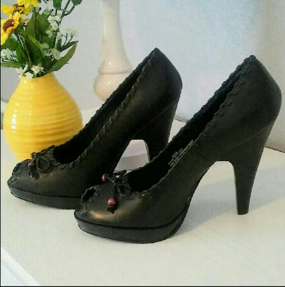 Chinese laundry heels BRAND NEW!!
